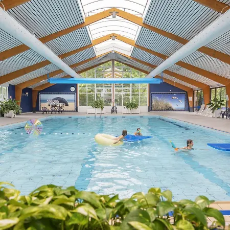 Beach Villa In North Holland With Patio 펜션