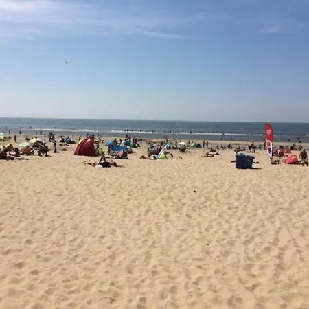 Beach Villa In North Holland With Patio 펜션 *